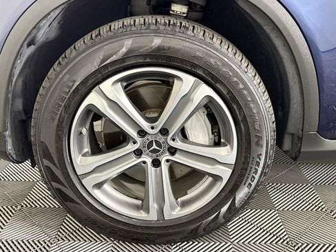 Used 2018 Mercedes-Benz GLC 300 4MATIC w/ Premium Package image 36