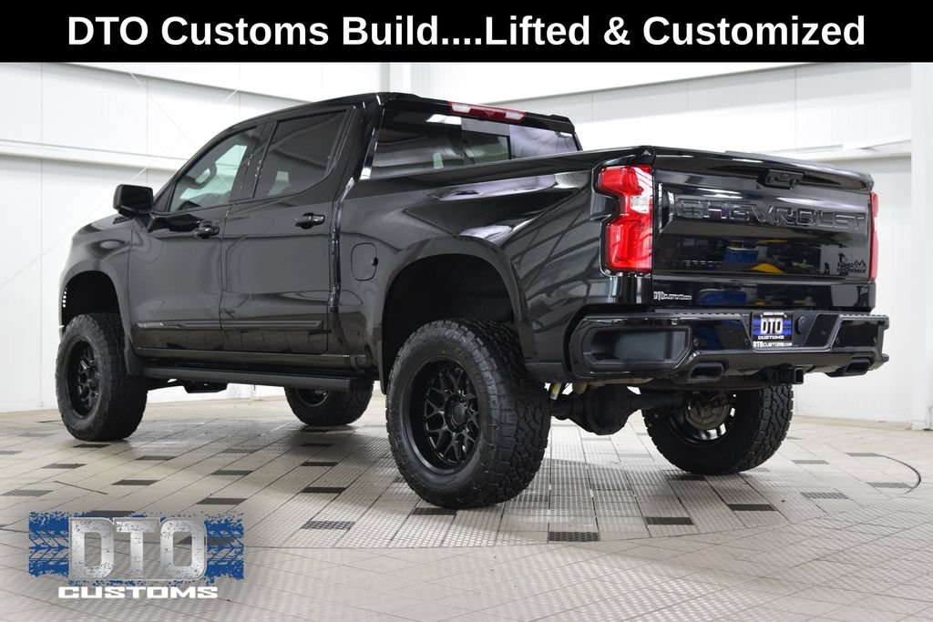 Used 2025 Chevrolet Silverado 1500 High Country w/ Midnight Edition AWD/4WD image 5