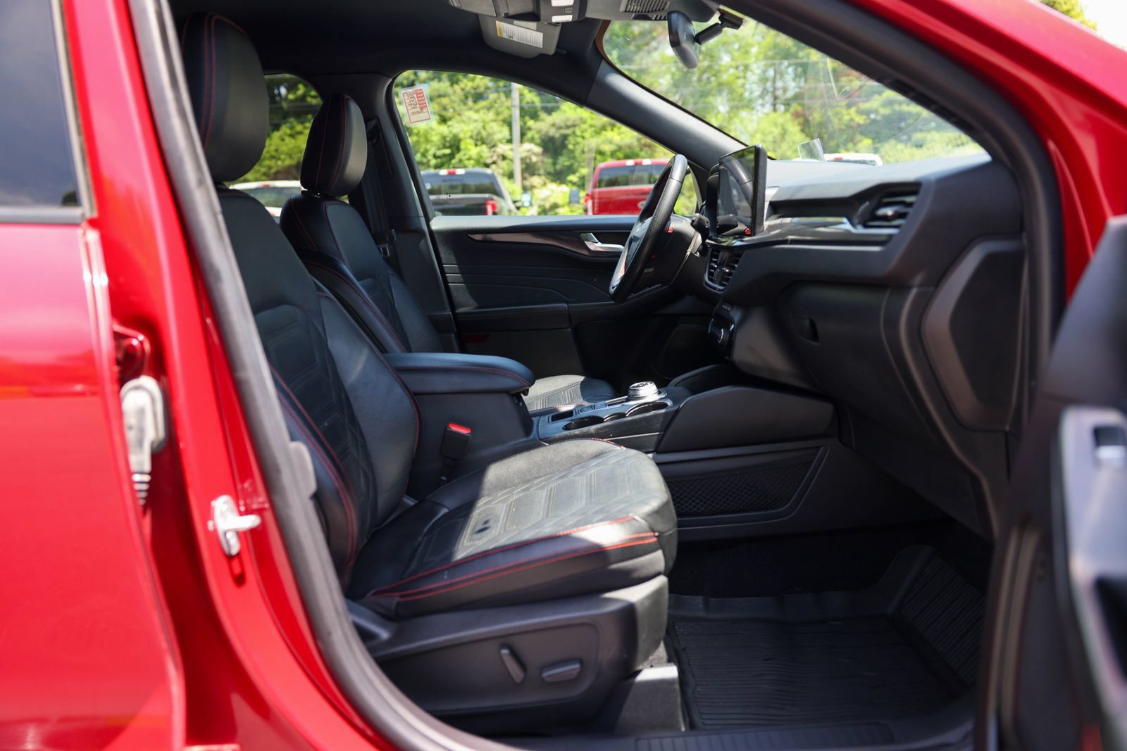 Certified 2023 Ford Escape ST-Line Elite w/ Premium Technology Package AWD/4WD image 9