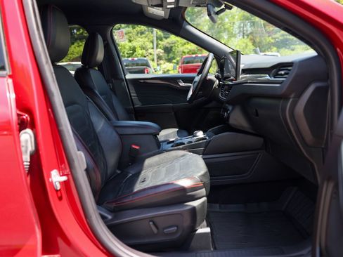 Certified 2023 Ford Escape ST-Line Elite w/ Premium Technology Package AWD/4WD image 9