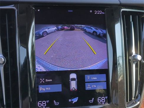 Used 2021 Volvo XC60 T5 Momentum w/ Premium Package image 20