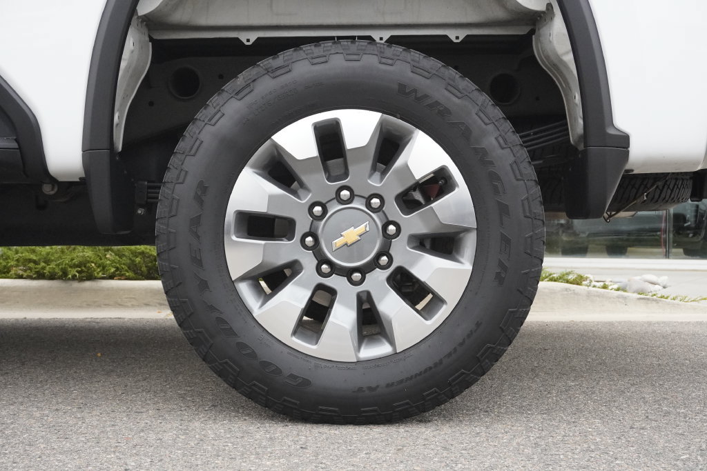 Used 2025 Chevrolet Silverado 2500 Custom w/ Custom Value Package AWD/4WD image 34