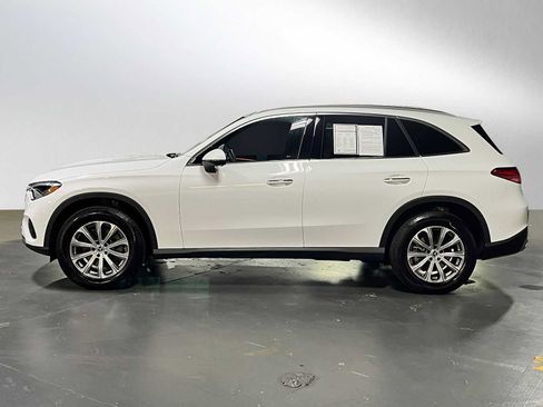 Certified 2025 Mercedes-Benz GLC 300 image 4