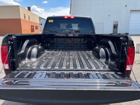 Used 2019 RAM 1500 Express AWD/4WD image 19