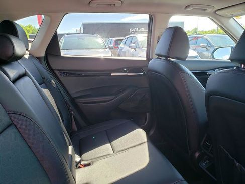 Certified 2024 Kia Seltos SX w/ SX Sunroof Package AWD/4WD image 19