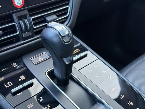 Used 2023 Porsche Macan AWD/4WD image 27