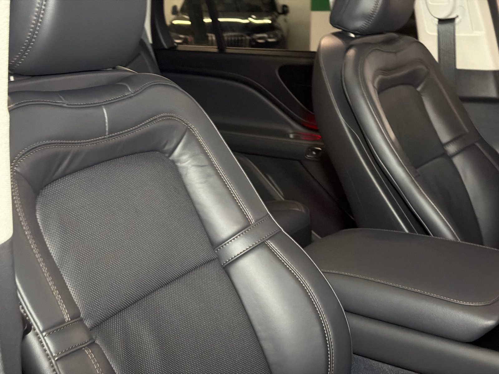 New 2027 Lincoln Aviator Reserve AWD/4WD image 11