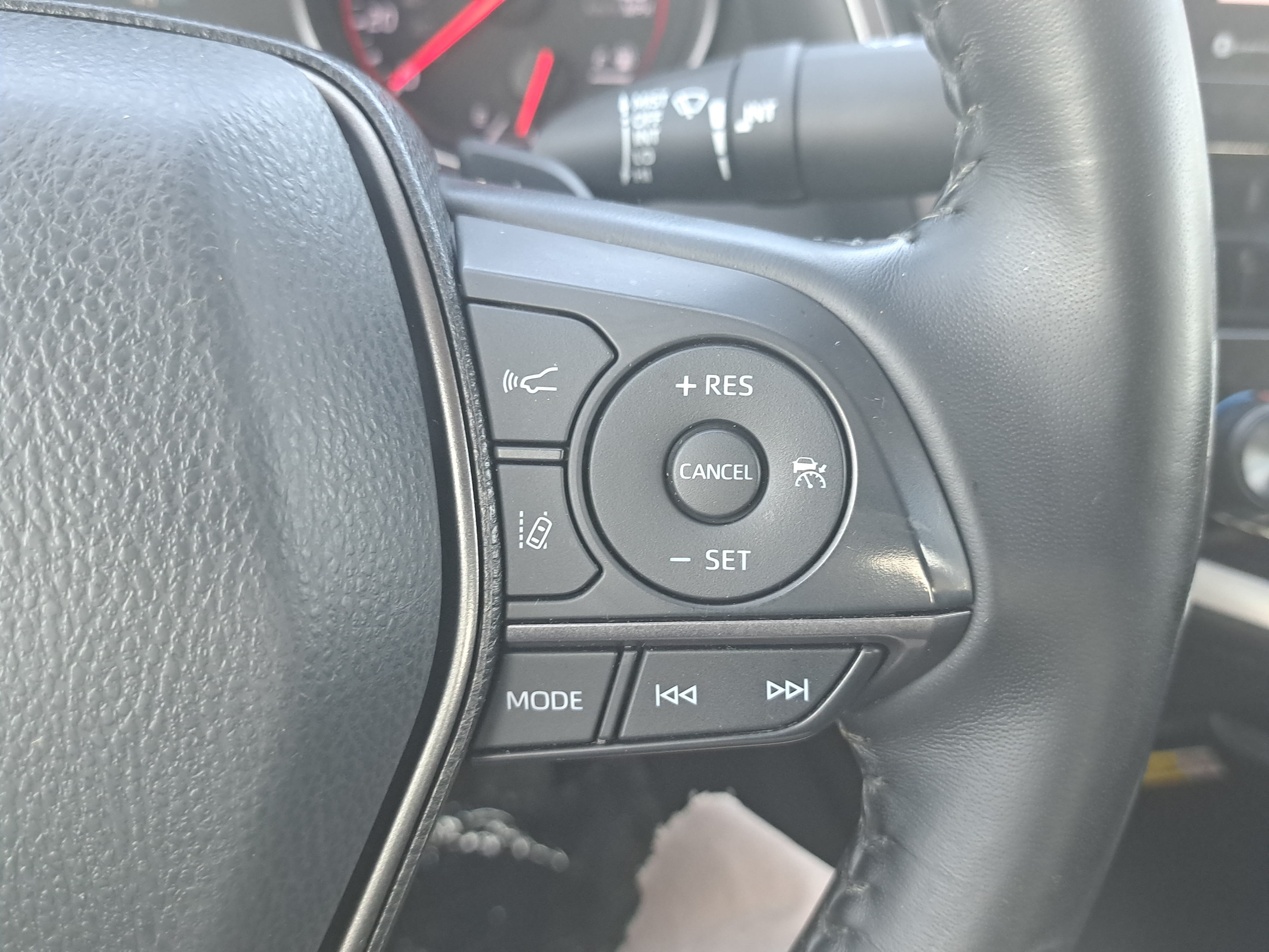Used 2022 Toyota Camry XSE FWD image 18