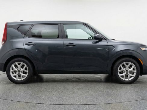 Used 2025 Kia Soul LX w/ LX Technology Package image 11