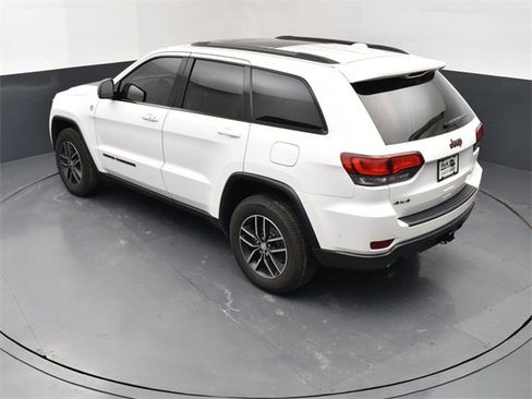 Used 2017 Jeep Grand Cherokee Trailhawk w/ Trailhawk Luxury Group image 16