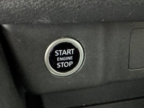 Used 2022 Nissan Rogue SV FWD image 27