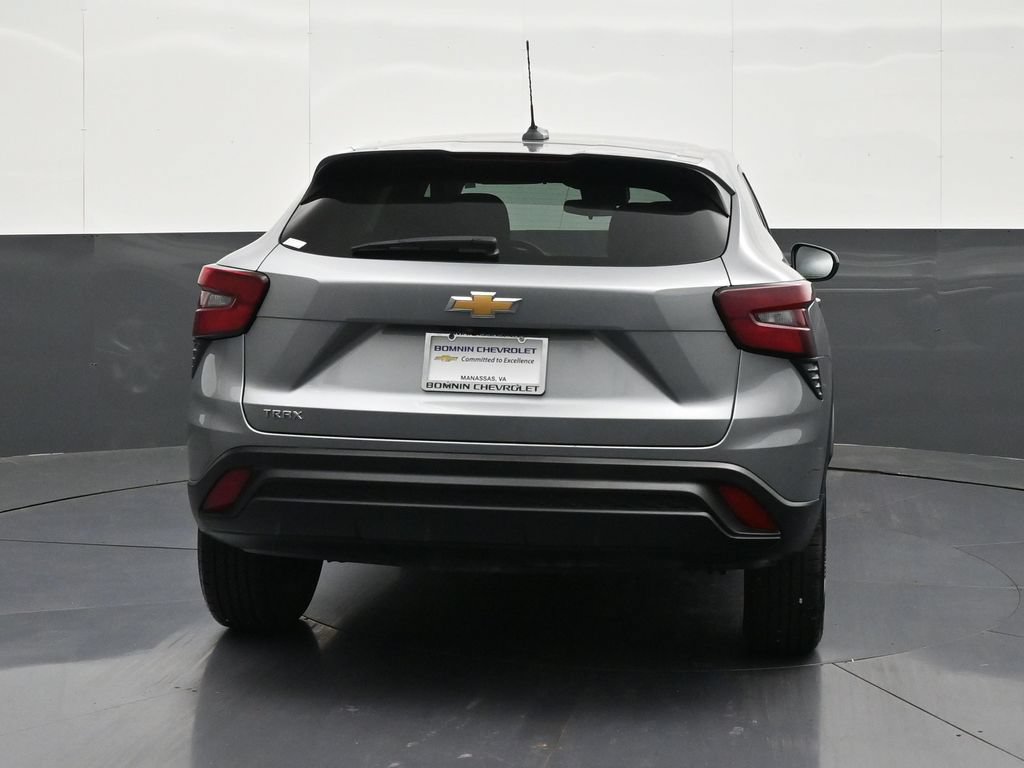 Certified 2024 Chevrolet Trax LS FWD image 4
