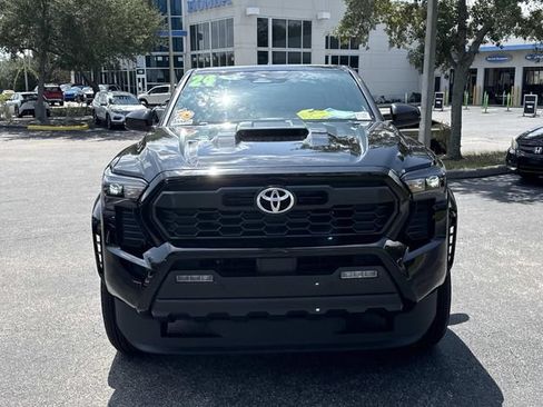 Used 2024 Toyota Tacoma TRD Sport w/ TRD Sport Upgrade Package RWD image 9