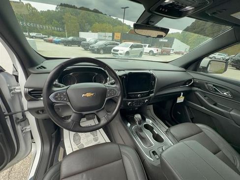 Used 2022 Chevrolet Traverse High Country w/ LPO, Floor Liner Package AWD/4WD image 23