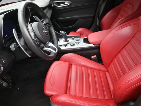 Used 2025 Alfa Romeo Giulia w/ Veloce Package Rwd image 12