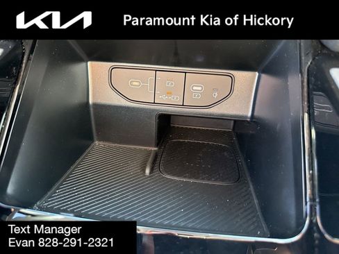 Used 2025 Kia Sorento SX FWD image 28
