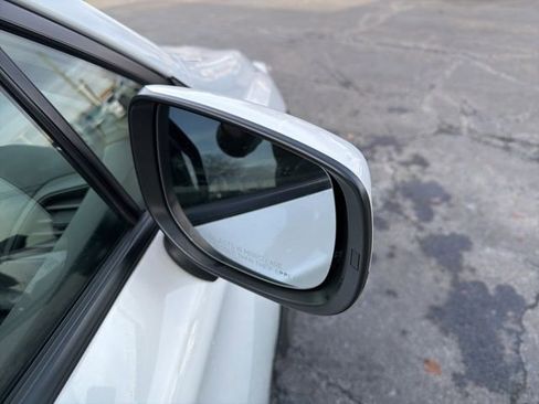 Used 2019 Subaru Crosstrek 2.0i Premium image 4