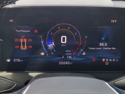 Used 2025 Chevrolet Traverse LT image 16