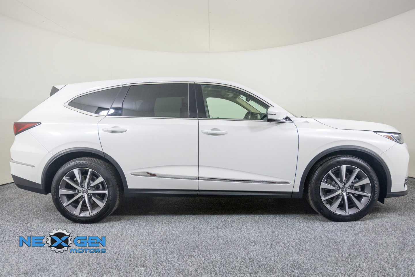 Used 2025 Acura MDX w/ Technology Package AWD/4WD image 41