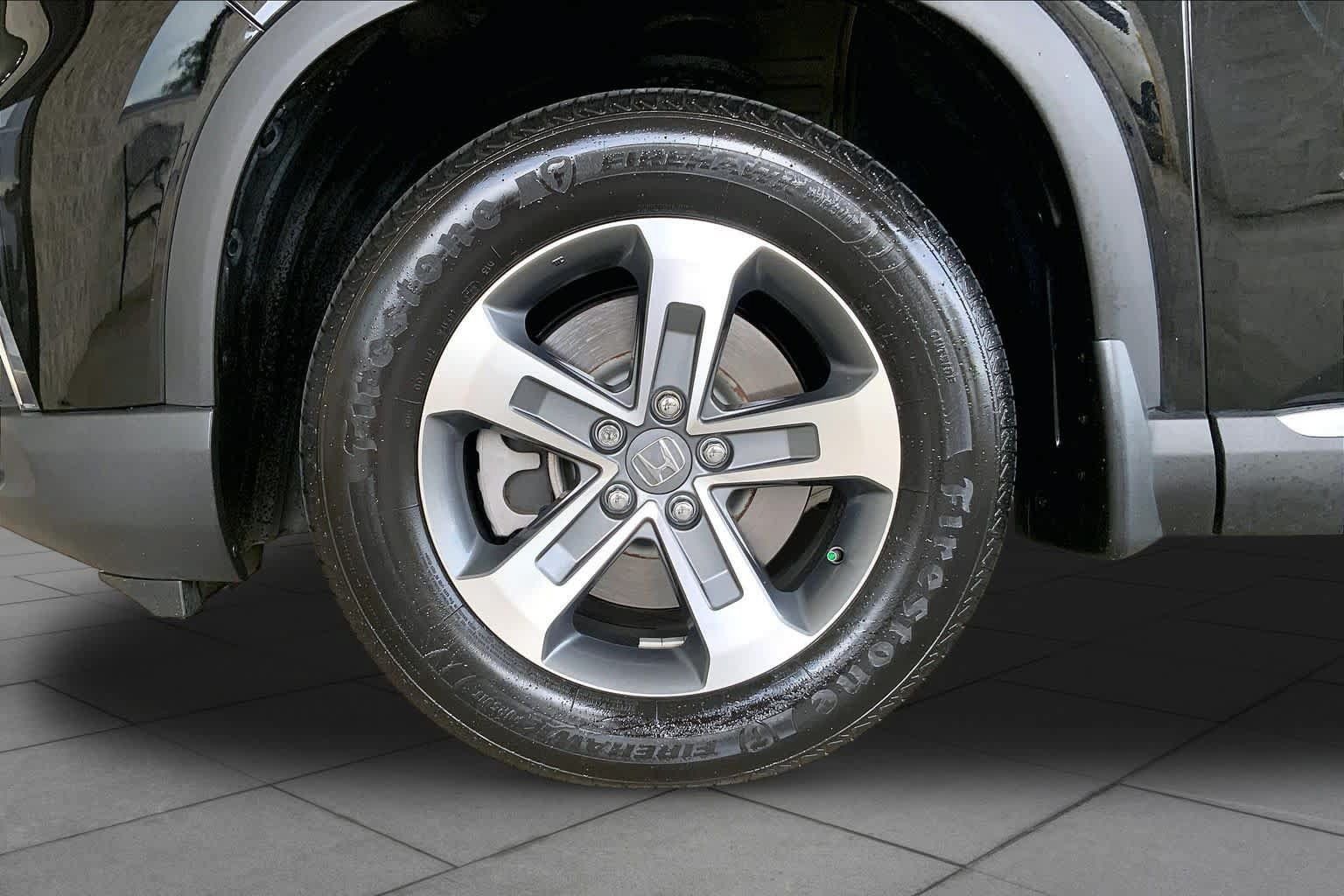 Used 2025 Honda Pilot EX-L image 11