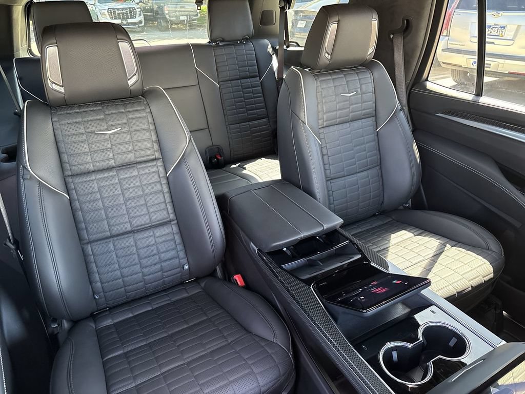 Certified 2025 Cadillac Escalade V AWD/4WD image 33