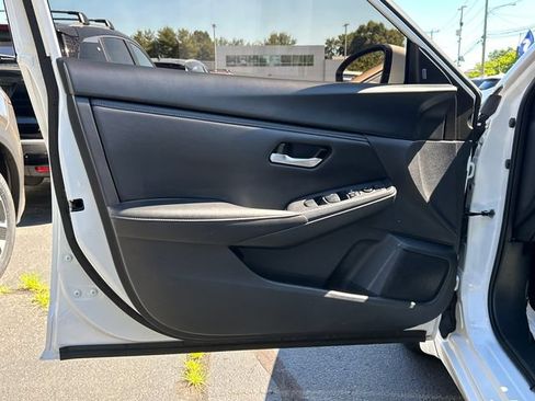 Certified 2023 Nissan Sentra SV w/ All-Weather Package FWD image 9