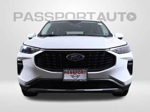 Used 2023 Ford Escape Active w/ Tech Pack #2 AWD/4WD image 2