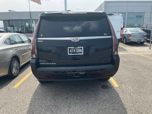 Used 2020 Cadillac Escalade Platinum AWD/4WD image 6
