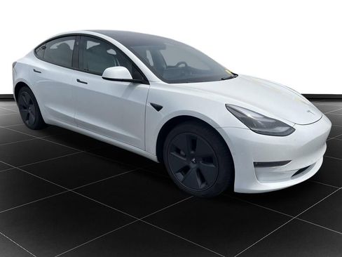 Used 2022 Tesla Model 3 Long Range AWD/4WD image 7