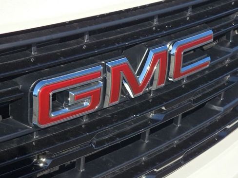Used 2025 GMC Sierra 1500 Elevation image 30