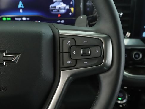 Used 2025 Chevrolet Silverado 1500 LT Trail Boss w/ Convenience Package II AWD/4WD image 10