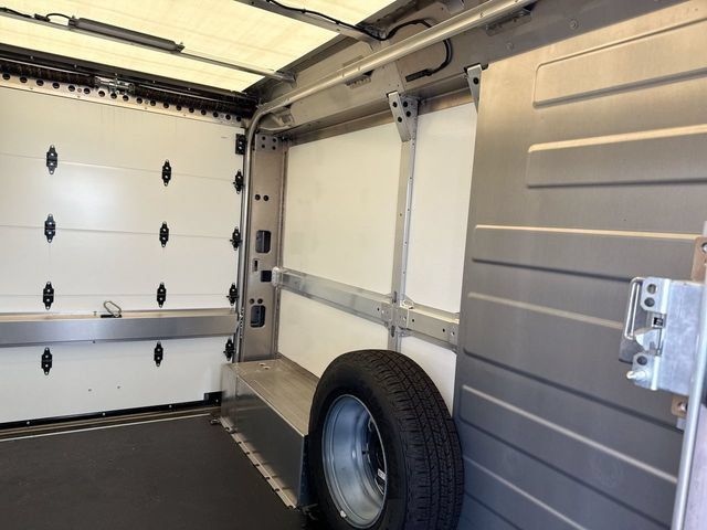 Used 2024 Chevrolet Brightdrop 400 w/ Commercial Equipment Package AWD/4WD image 41