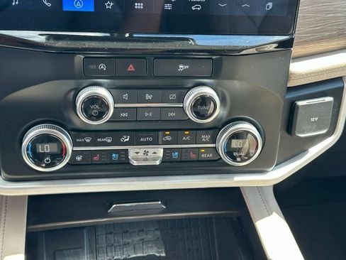 Used 2024 Ford Expedition Max Limited AWD/4WD image 32