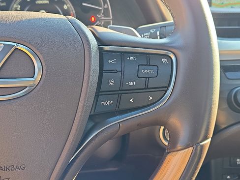 Certified 2019 Lexus ES 350 Luxury image 23