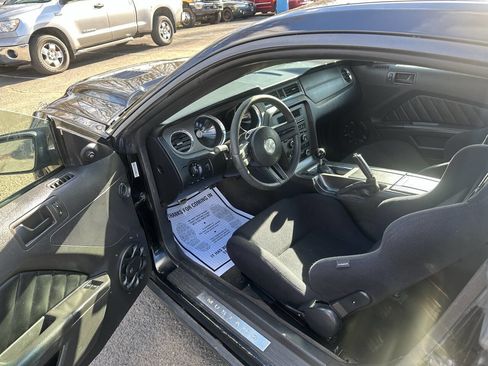 Used 2012 Ford Mustang GT image 9