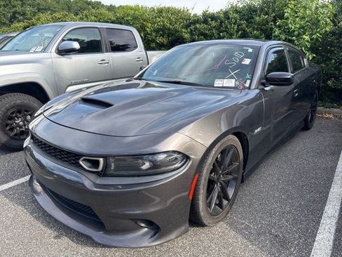 Used 2023 Dodge Charger R/T RWD image 2