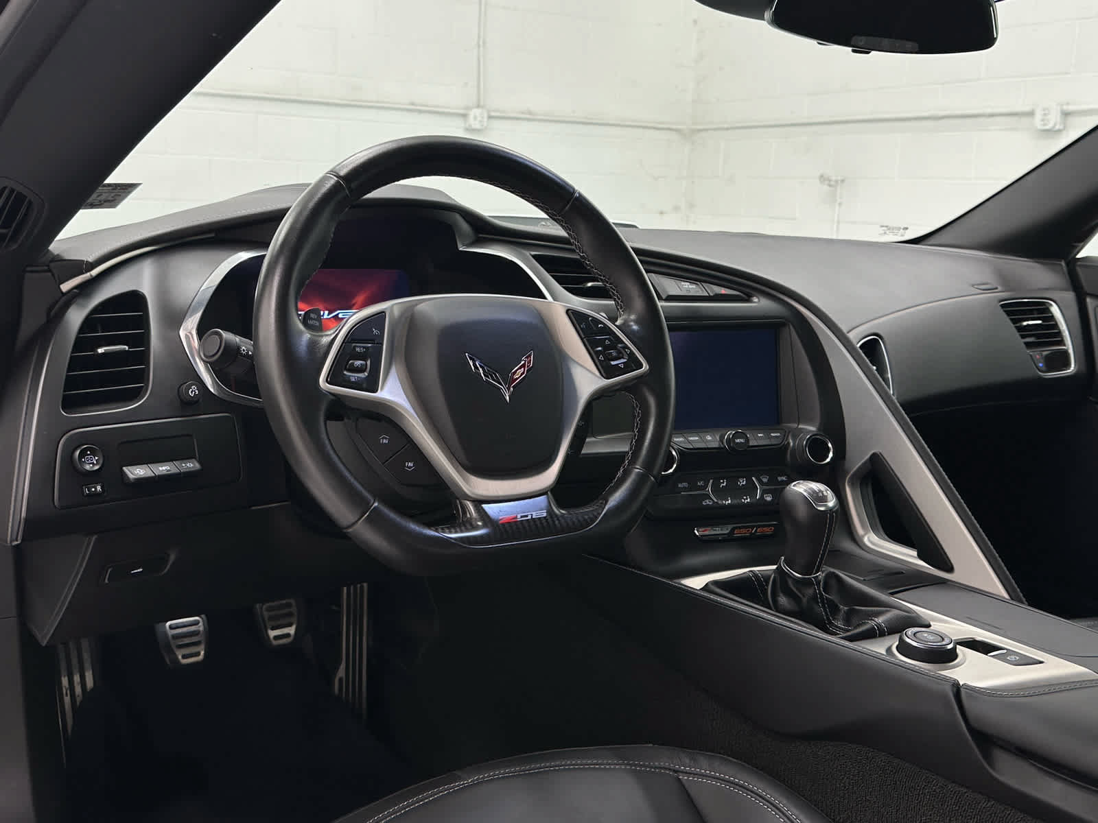 Used 2015 Chevrolet Corvette Z06 RWD image 10