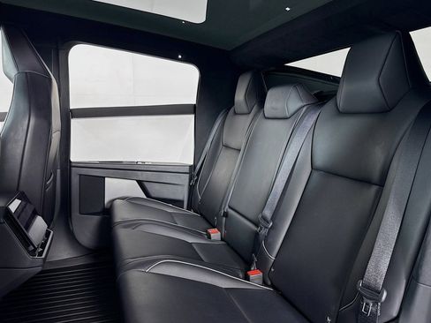 Used 2024 Tesla Cybertruck AWD Crew Cab image 7