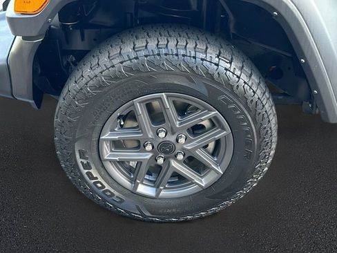 Used 2024 Jeep Wrangler Sport S image 29