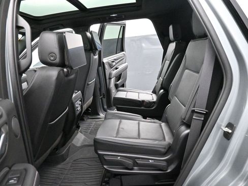 Used 2024 GMC Yukon Denali w/ Denali Reserve Package image 33