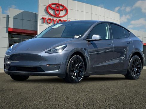 Used 2023 Tesla Model Y Long Range AWD/4WD image 7