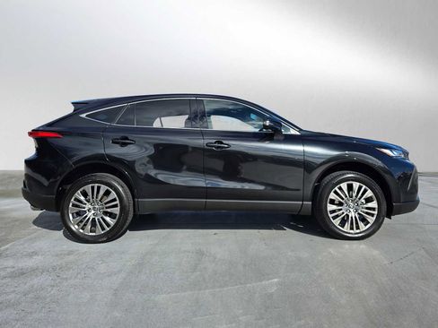 Used 2024 Toyota Venza Limited image 8