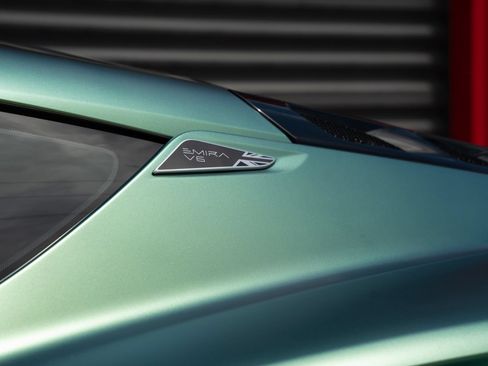 Used 2025 Lotus Emira RWD image 17