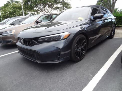 Used 2025 Honda Civic Sport image 3