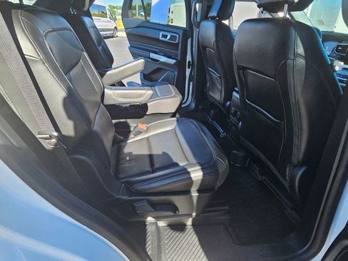 Used 2022 Ford Explorer XLT w/ Equipment Group 202A AWD/4WD image 26