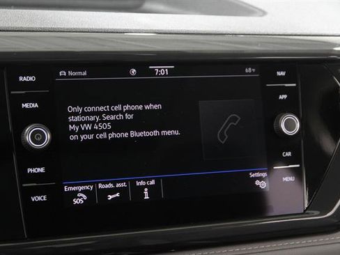 Used 2023 Volkswagen Taos SEL image 11