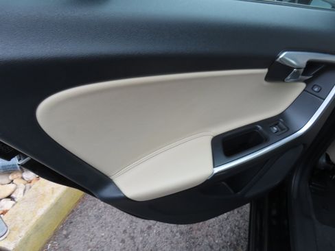 Used 2018 Volvo S60 T5 Dynamic w/ Vision Package image 14