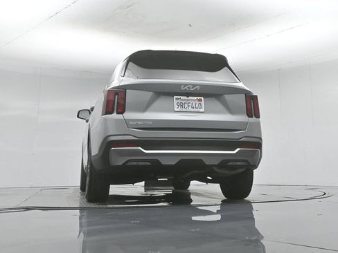 Used 2025 Kia Sorento S w/ Panoramic Sunroof Package FWD image 55