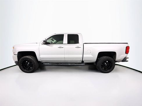 Used 2018 Chevrolet Silverado 1500 LT w/ All Star Edition RWD image 10