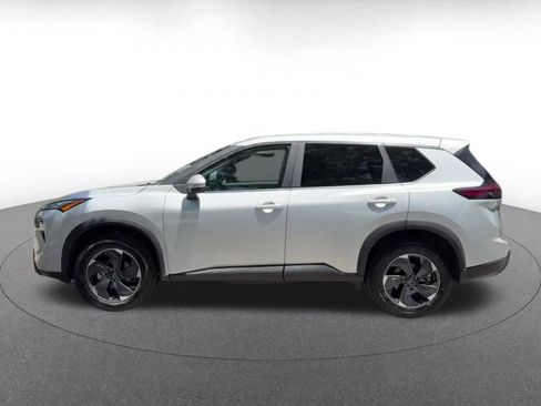 Used 2025 Nissan Rogue SV AWD/4WD image 9